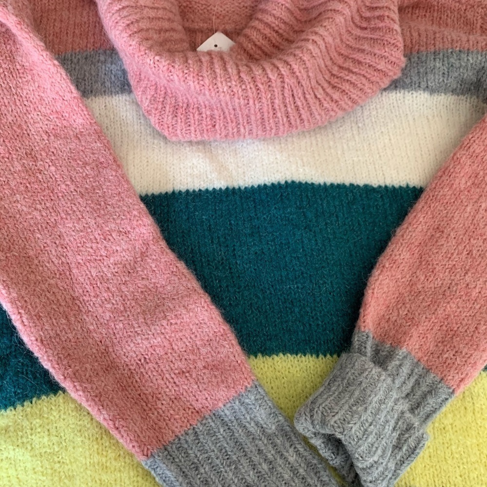 New - LOFT - Lou and Grey sweater - Picture 6 of 7